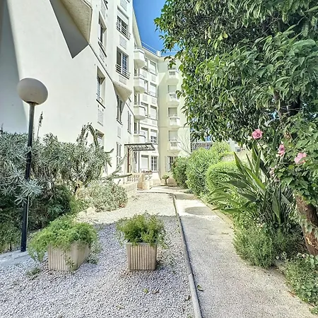 2 Pieces A 5 Minutes Des Plages Avec Parking Apartment Antibes